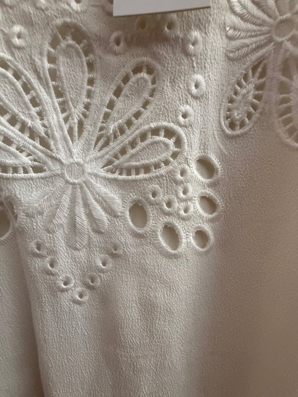 NEW Skies are Blue, Sanderson Embroidery Detail Top Shell, White, 2X - Picture 5 of 10
